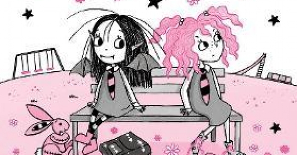 Isadora Moon and the New Girl: Muncaster, Harriet: 9780192778086:  : Books